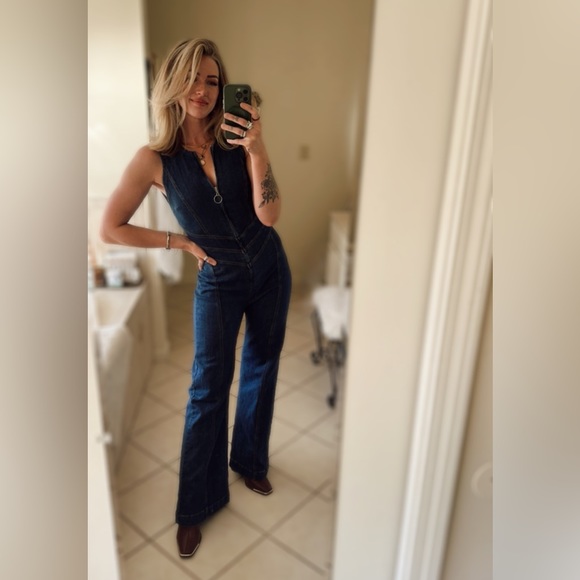 Meet your Posher, Carly - Picture 2 of 4